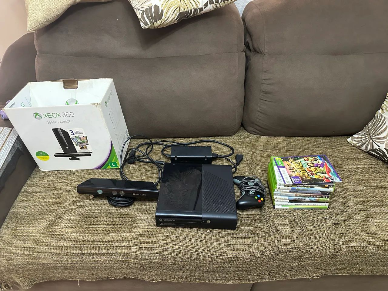 XBOX 360 SLIM+ KINECT +JOGOS