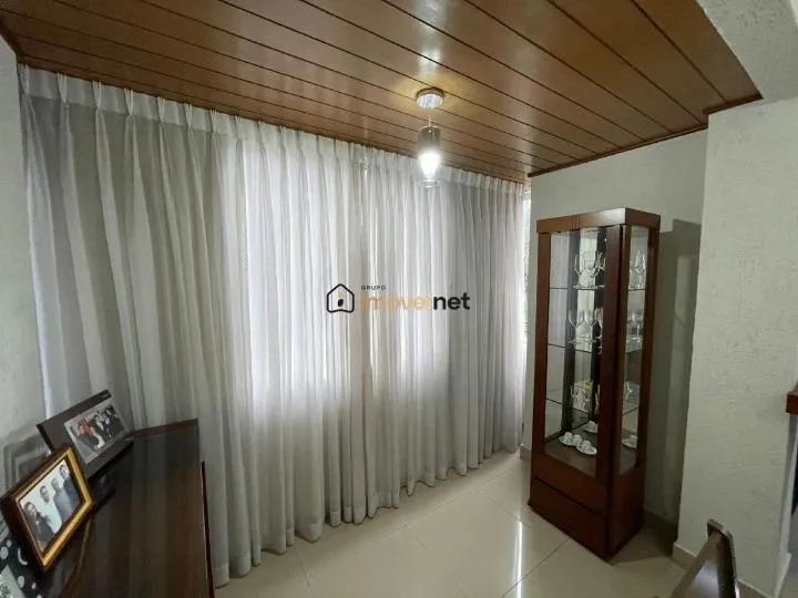 Apartamento mobiliado e decorado com 3 quartos (1 suíte) + varanda integrada e lazer - Foto 5