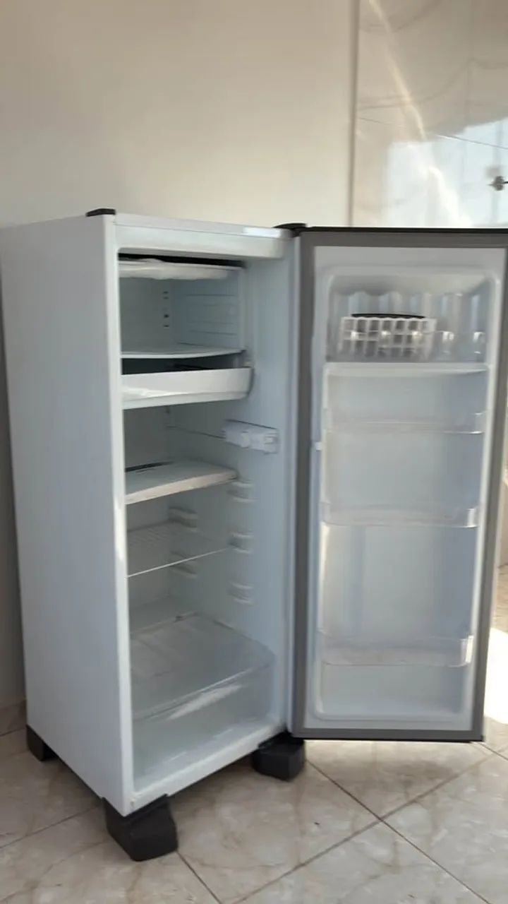 GELADEIRA ESMALTEC