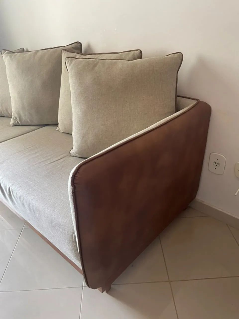Sofá clássico, elegante, em perfeito estado - Foto 3
