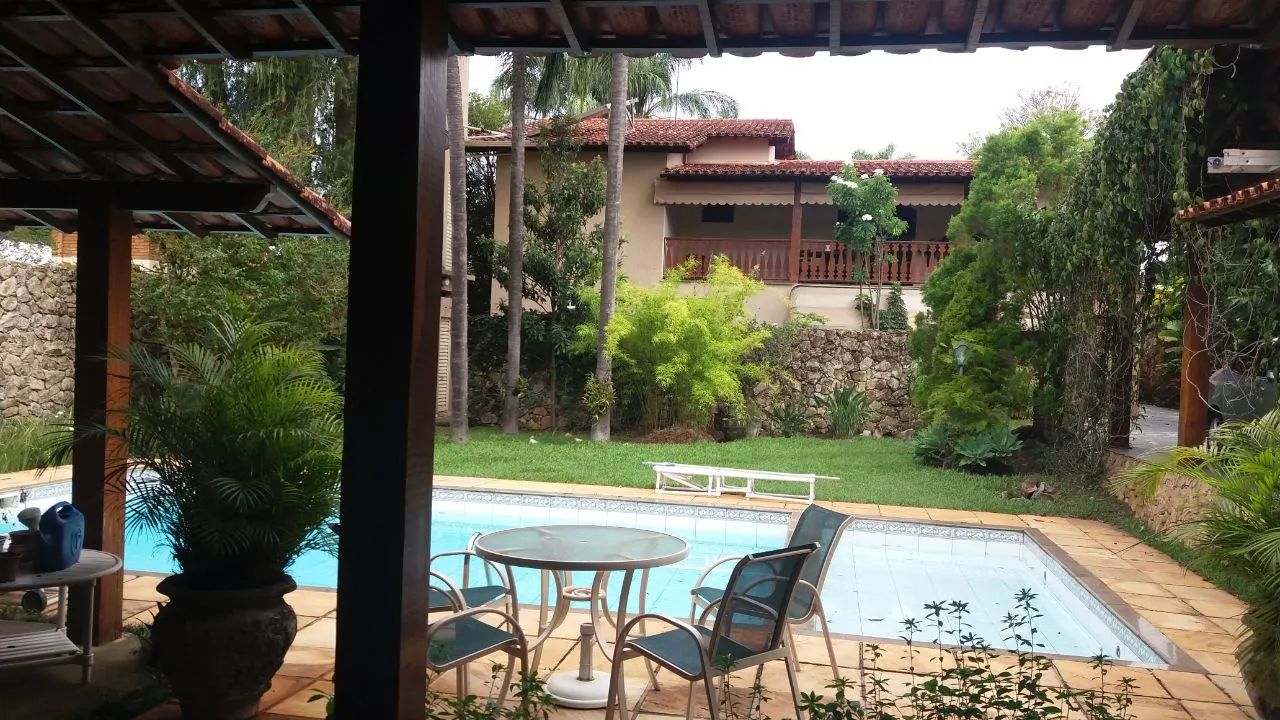 CASA 4 QUARTOS BANDEIRANTES, PISCINA