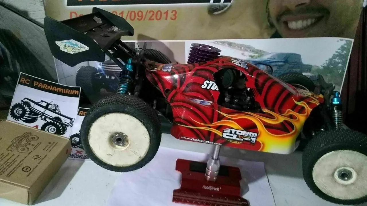 Automodelo conserto e manutenção em carro elétrico e a Nitro