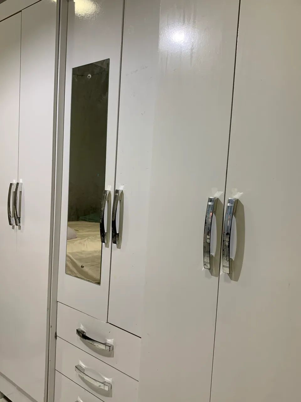 GUARDA ROUPA MDF 6 PORTAS E 3 GAVETAS - Foto 3