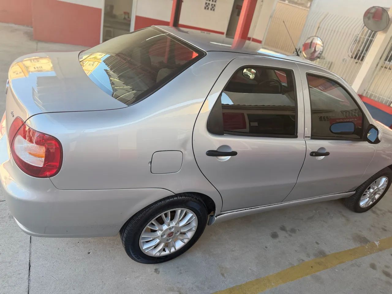 Fiat Siena Celebration 1.0 Fire Flex 8V 4P 2012 - Foto 3