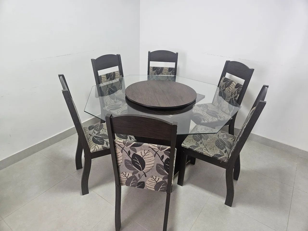 Mesa de jantar 6 cadeiras com centro giratório - Foto 4