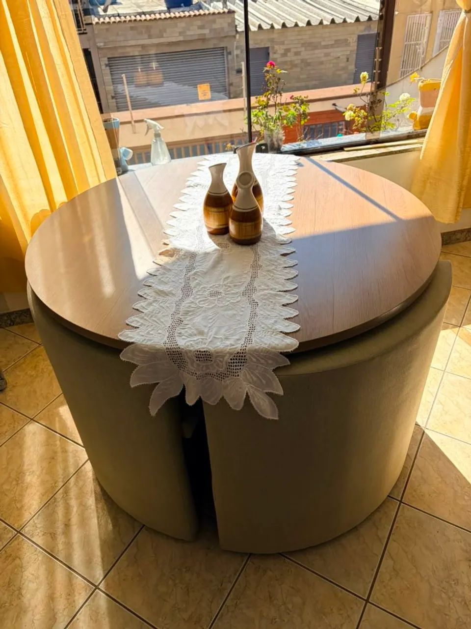 Mesa de jantar com 4 cadeiras