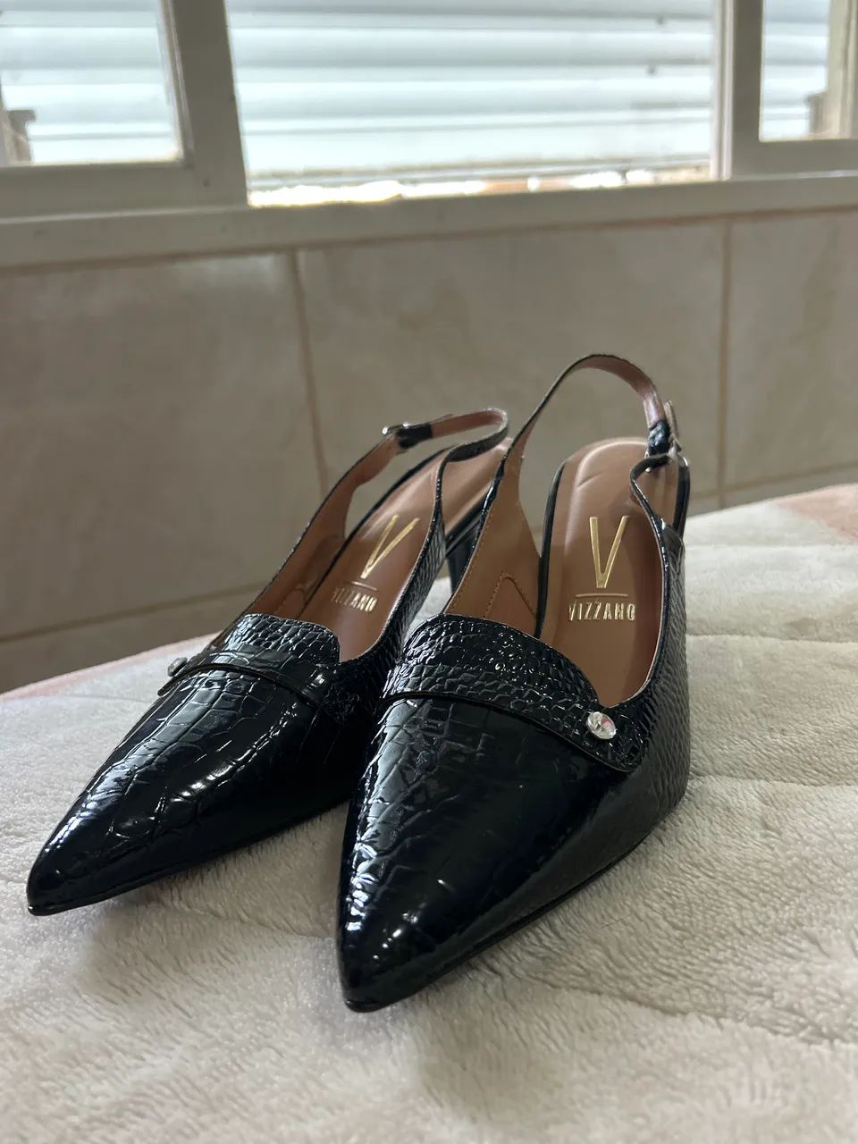 Sapato Slingback Vizzano Preto Verniz Croco - Calçados - Santa