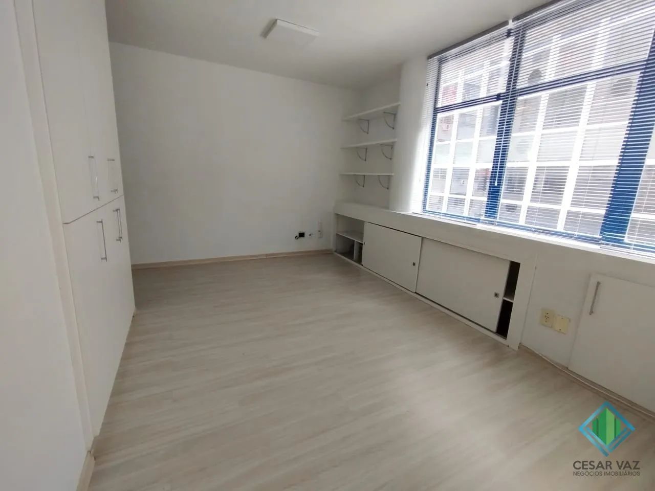 Sala comercial para venda no Centro de Florianópolis. - Foto 4