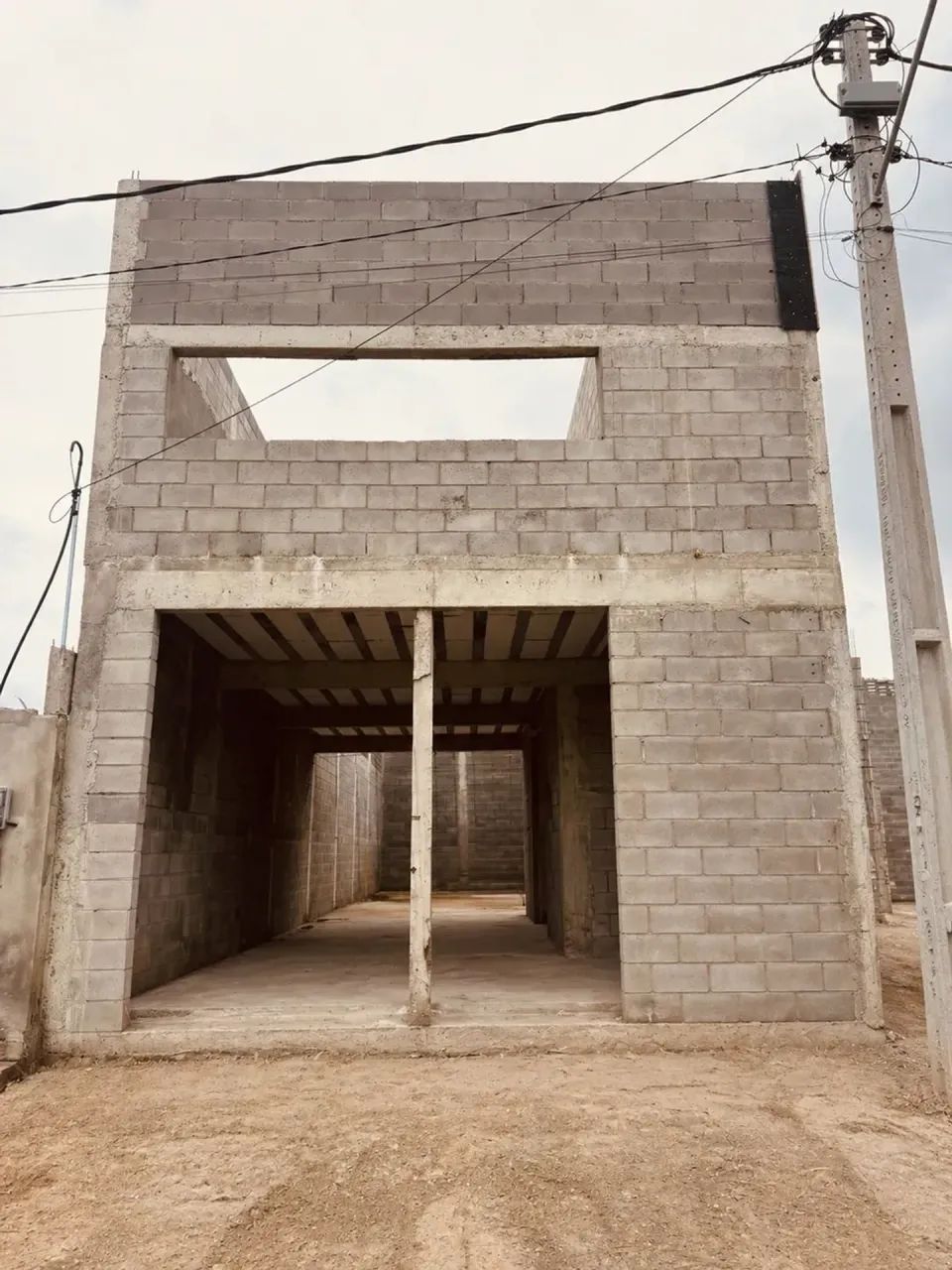 Vendo Galpão Industrial em Fase  de Acabamento  em Pacatuba