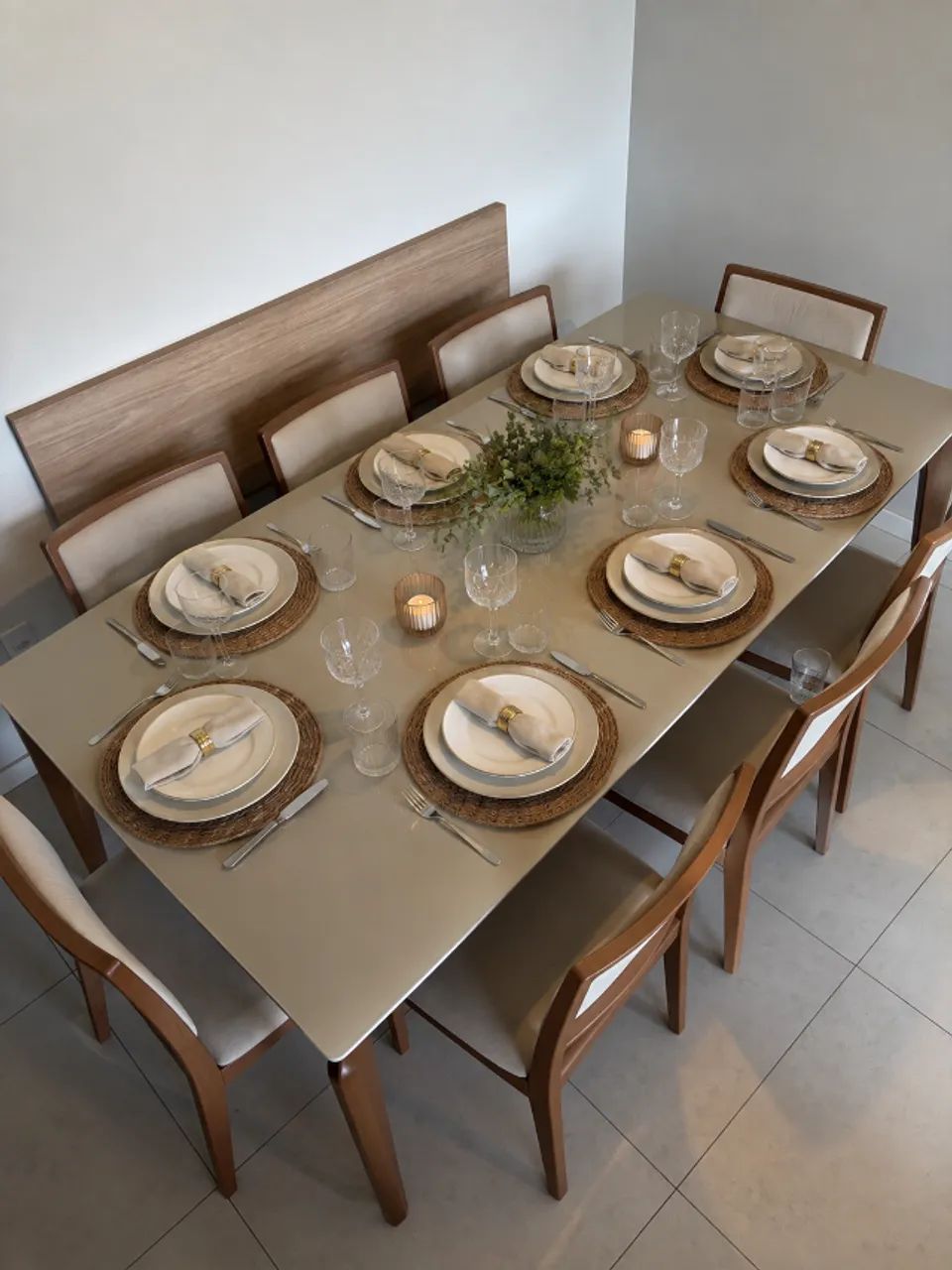 Mesa de jantar Província Lauren 8 lugares. Estado de nova