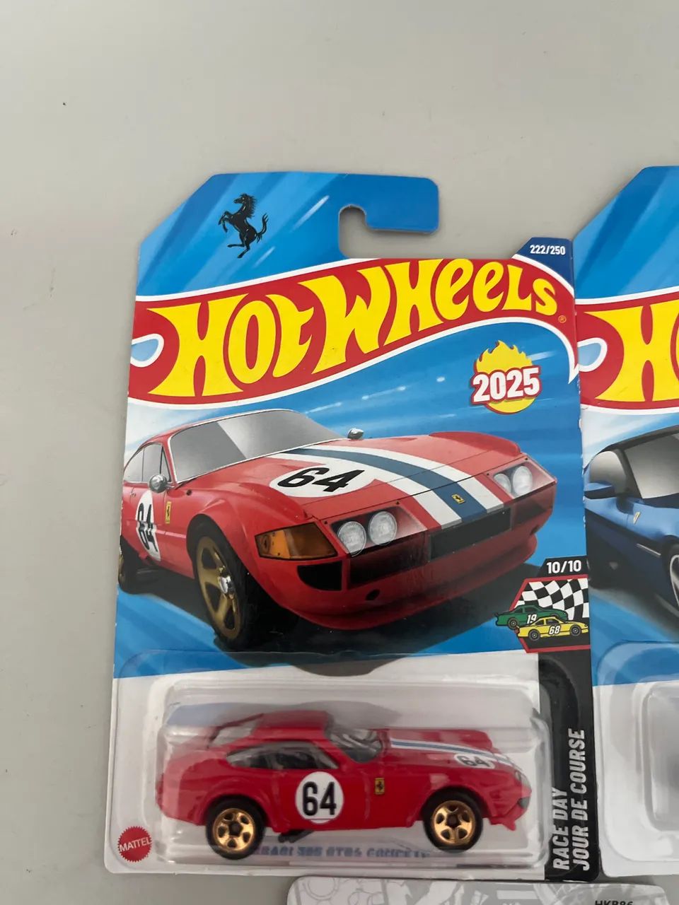 Miniaturas Hotwheels Ferrari e Marvel  - Foto 2