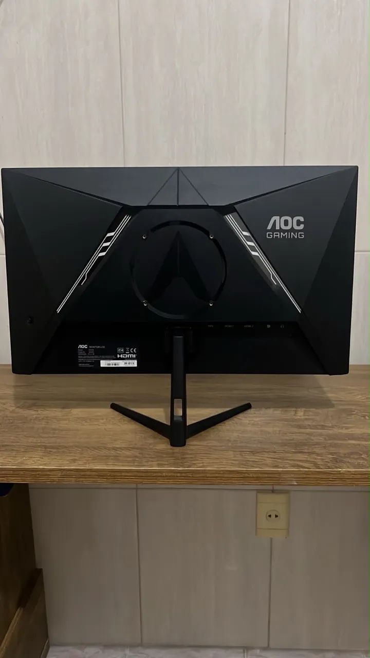 Monitor AOC Gaming + Sup para HeadSet