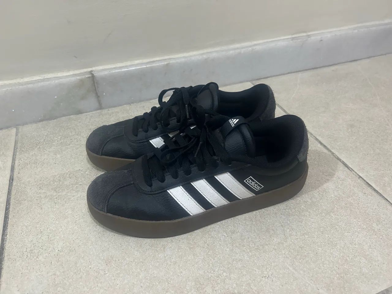 Tênis Adidas VL Court