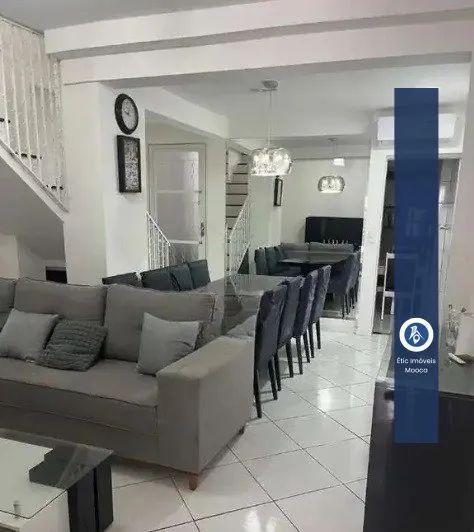 Casa Assobradada à Venda no Bairro da Mooca.