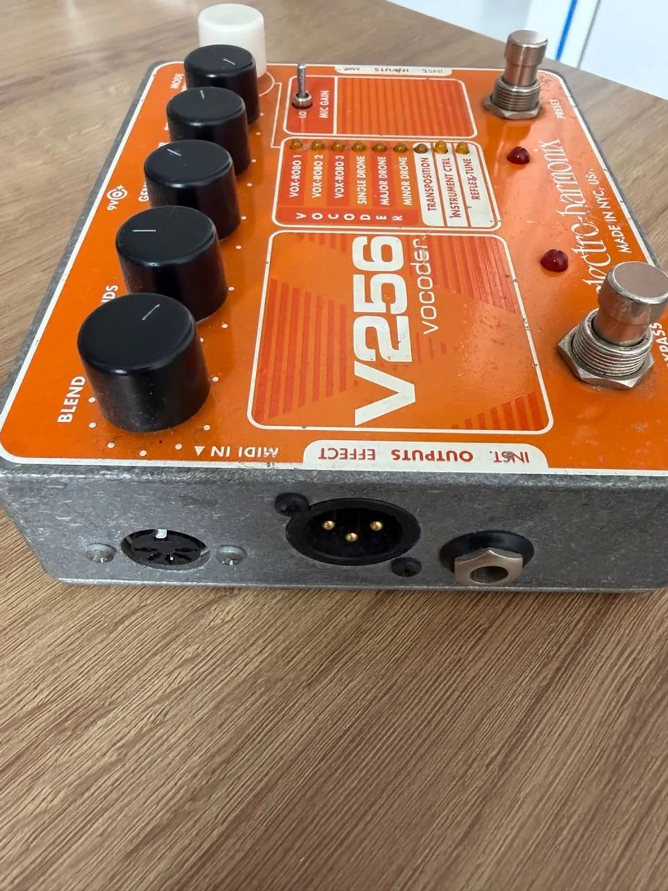 Pedal Electro-Harmonix V256 Vocoder  - Foto 3