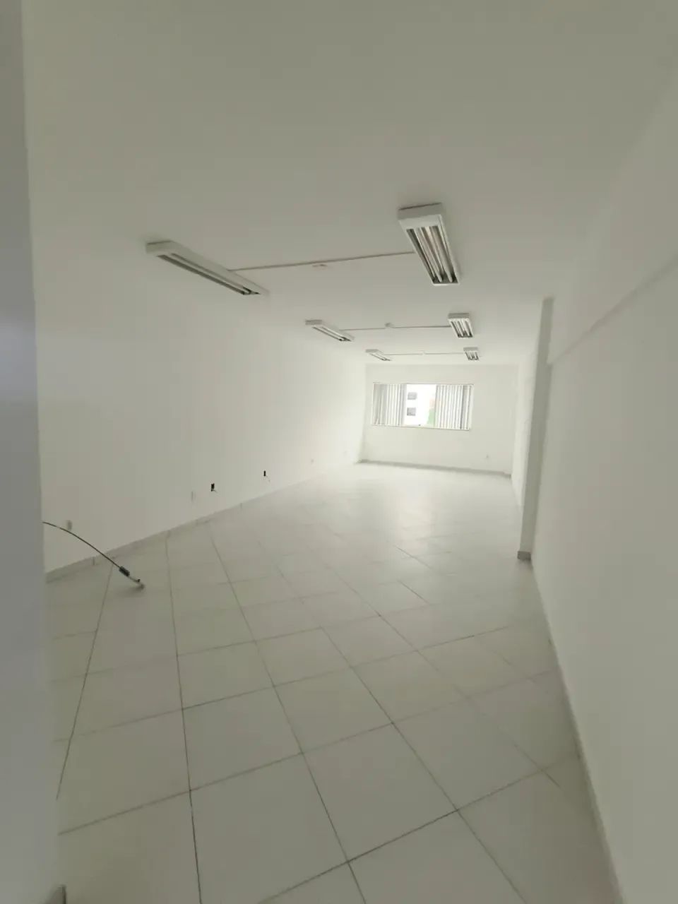 Sala comercial  Cavaleiros em Macaé-RJ! Com elevador e 32m² de área privativa, - Foto 4