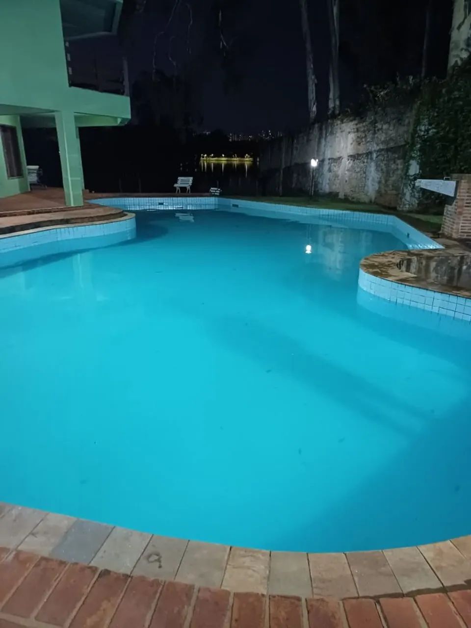 Chácara à Beira do Lago 