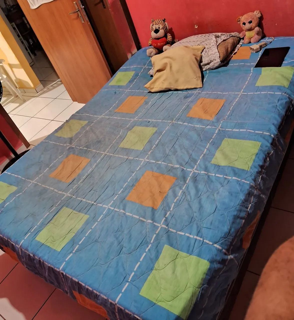 Vendo cama box de casal 