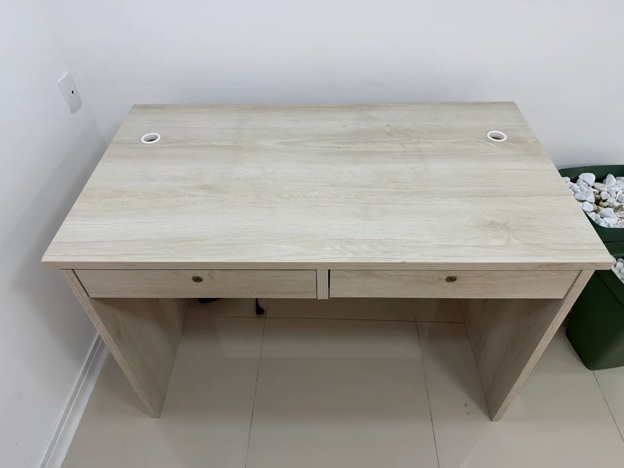 Mesa de escritório com gaveta - Foto 2