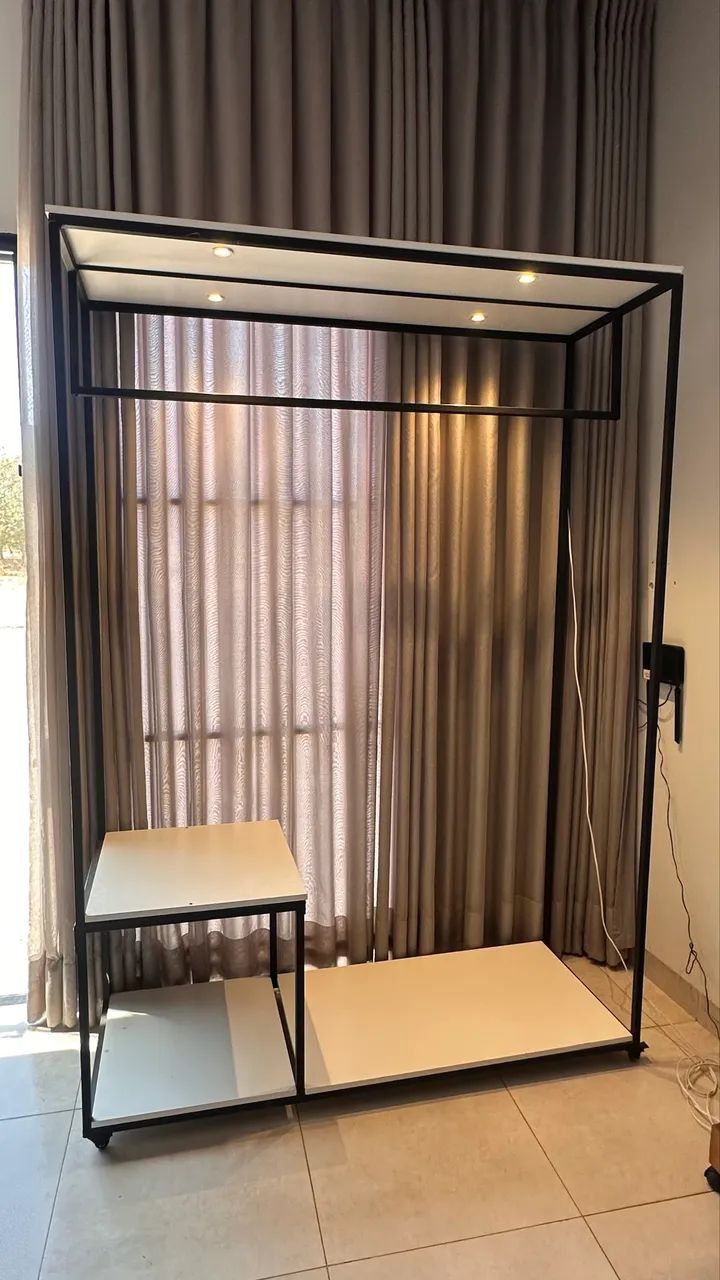 Vende-se Arara de roupas  - Foto 2