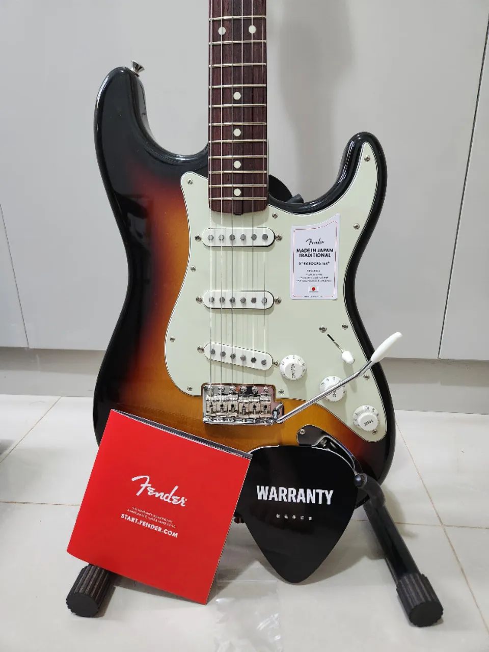 Guitarra Fender Stratocaster Japonesa Zerada + Elixir + Bag
