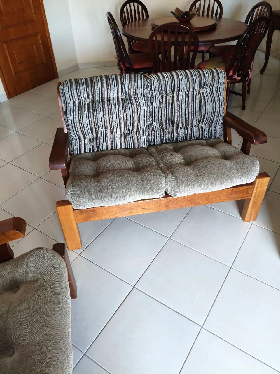 Conjunto de Sofás ( Embuia ) - Foto 2