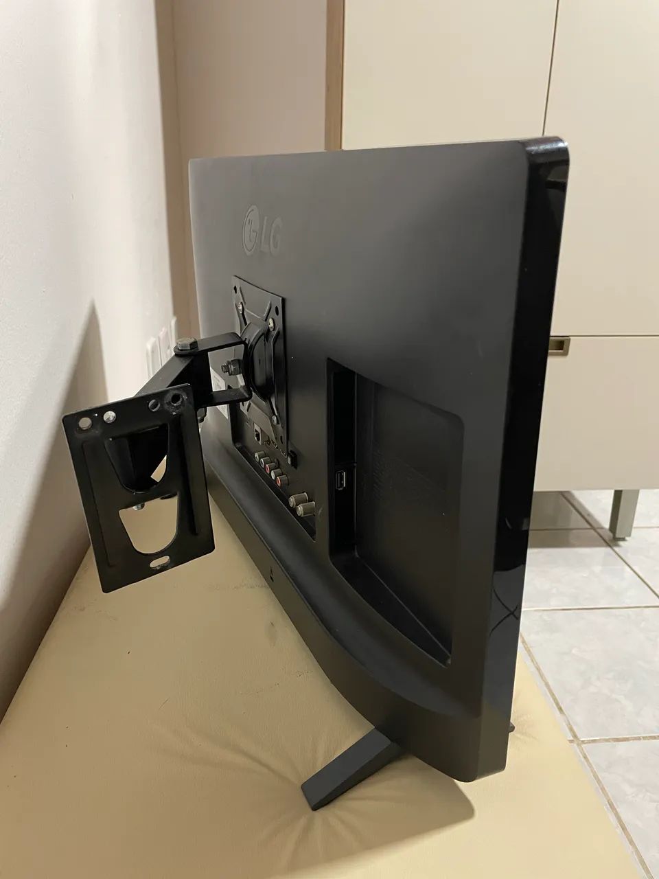 Smart TV LG 24 polegadas  - Foto 2