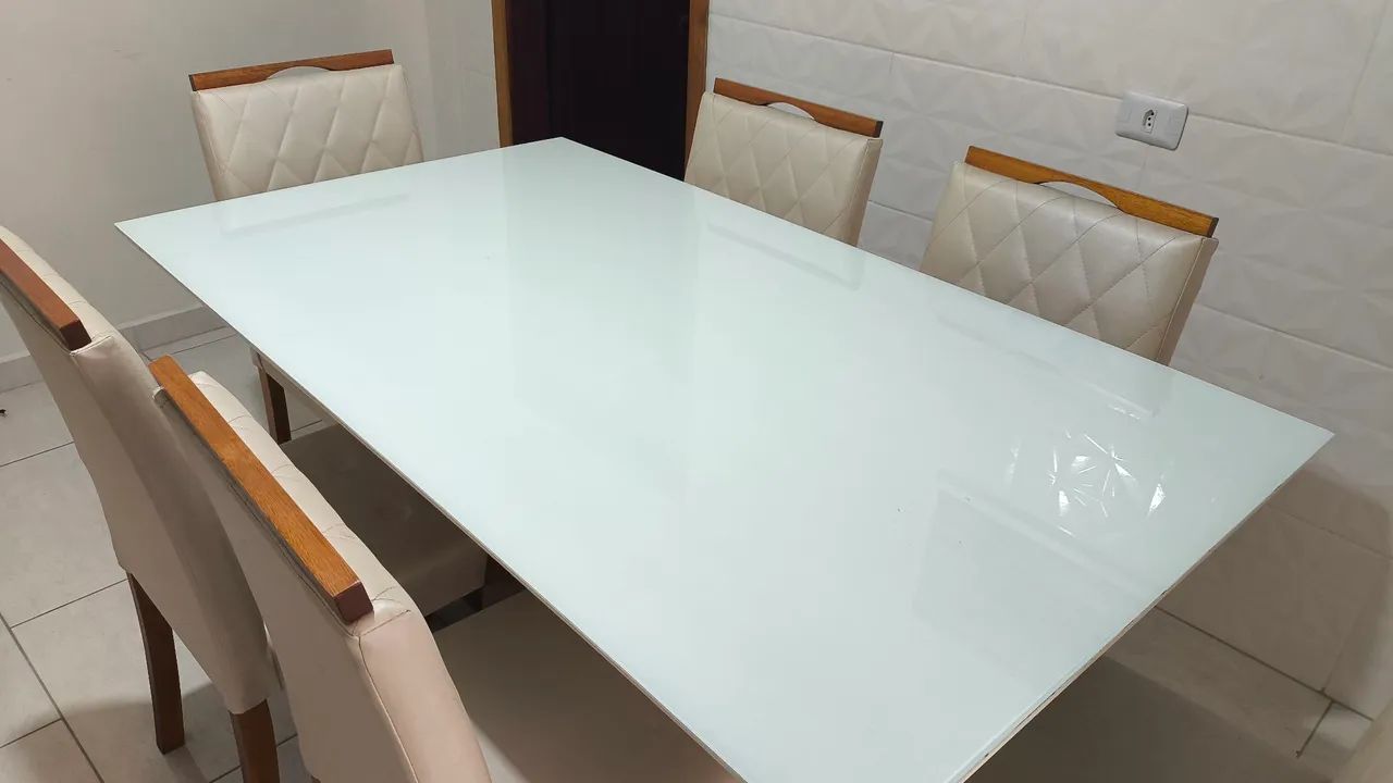 Mesa quadrada 6 cadeiras 