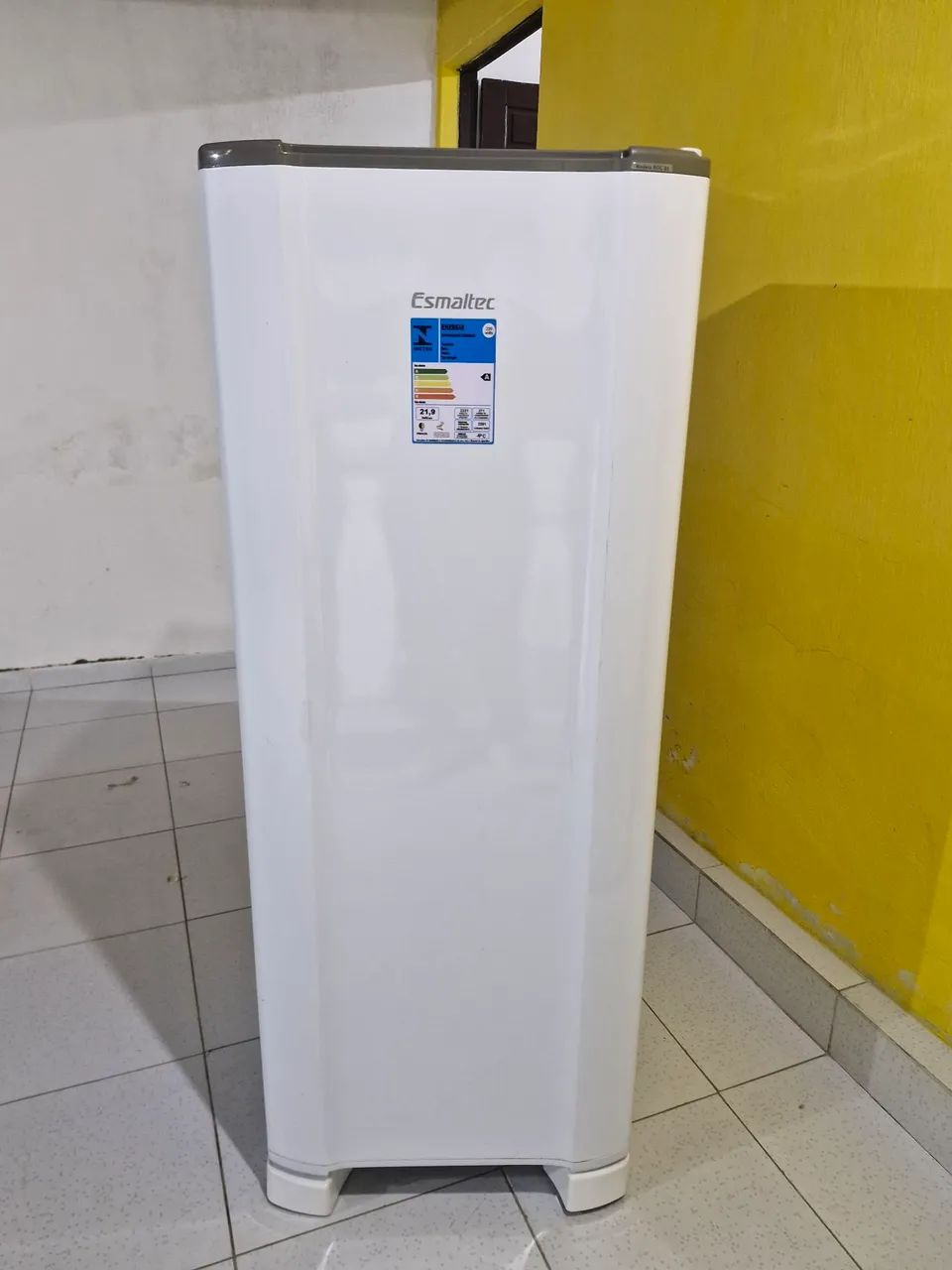 Geladeira esmaltec + fogão elétrolux funcionando perfeitamente  - Foto 3