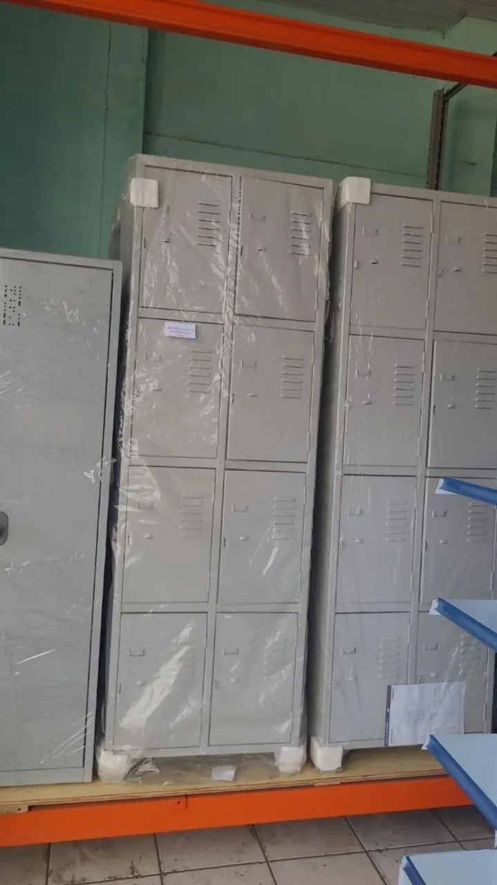 Roupeiros 8 portas