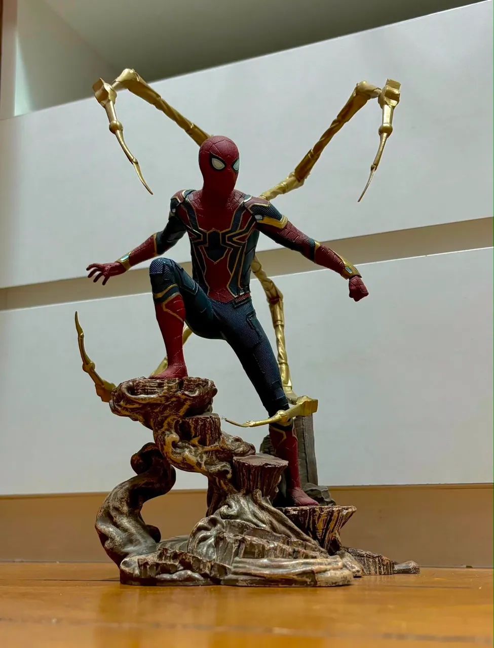 Estatua Iron Spider- Spider Men  - Foto 3