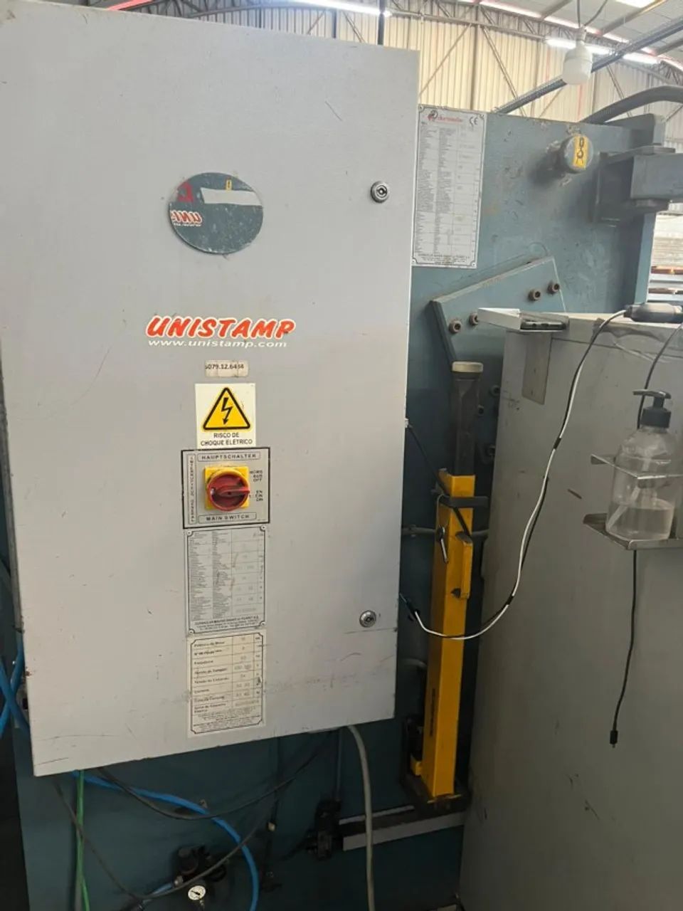 GUILHOTINA CNC DURMA SBT 3006