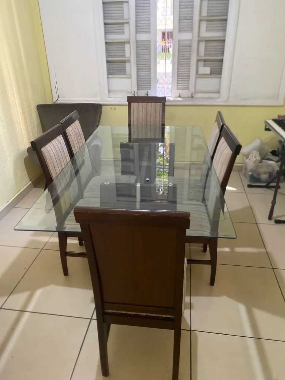 Mesa de vidro 6 lugares + cadeiras. - Foto 2