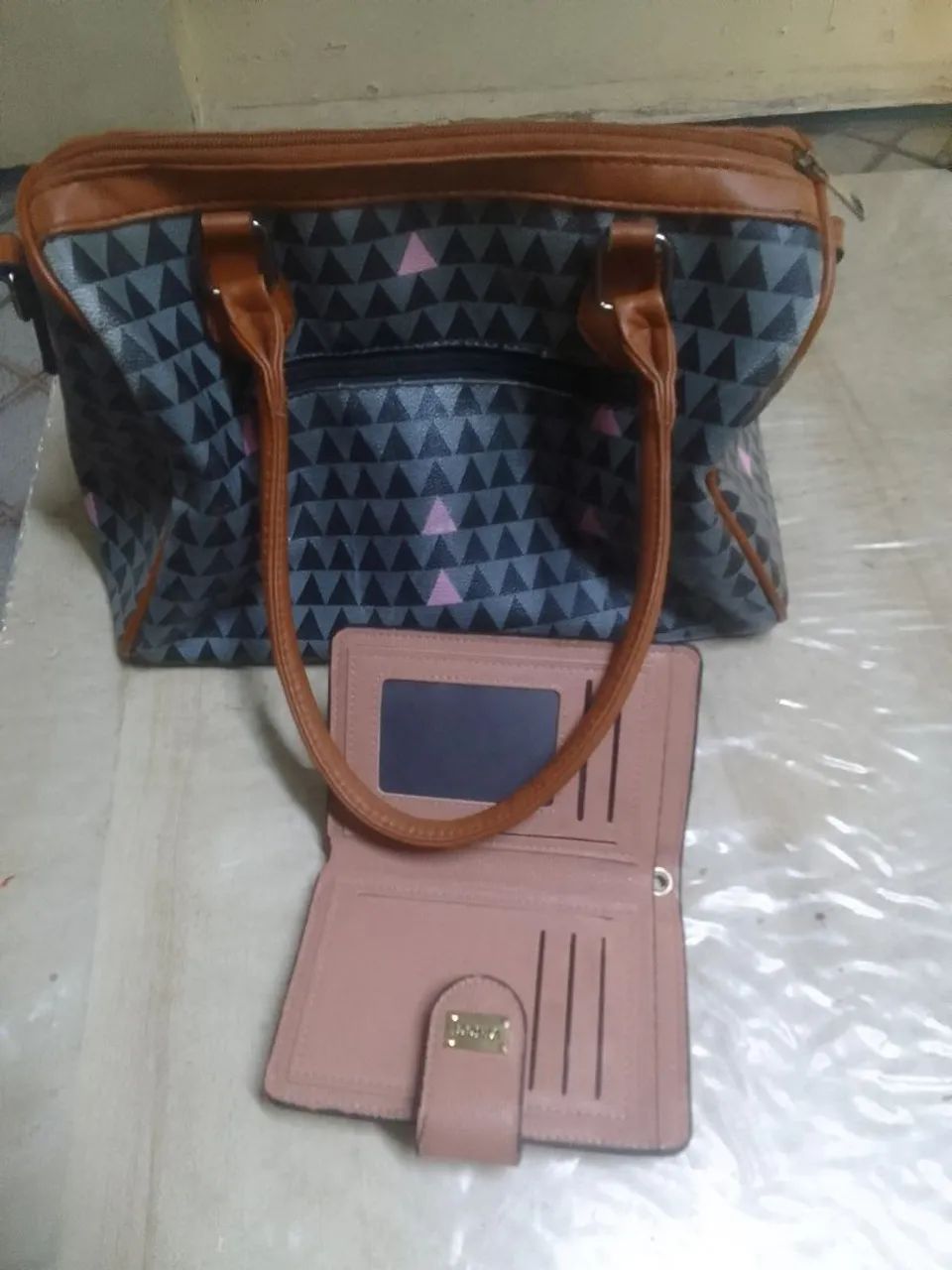 Bolsa feminina com carteira - Foto 5
