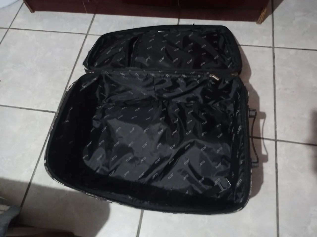 Uma mala e uma neceser. - Foto 2