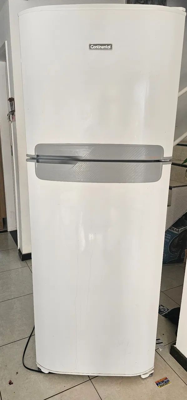 Geladeira Continental Frost Free