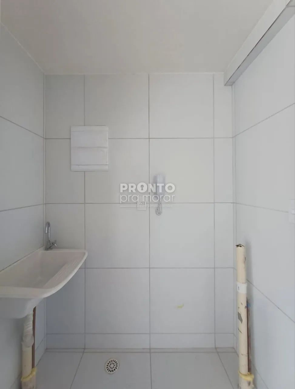 Apartamento com 2 quartos em Candeias