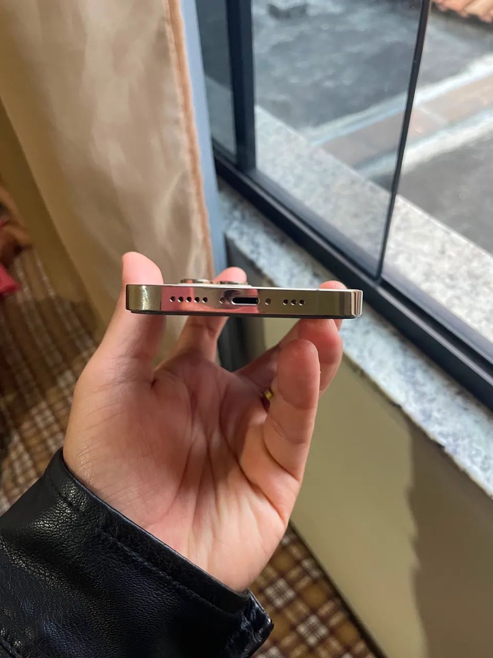 iPhone 14 Pro Gold  - Foto 5