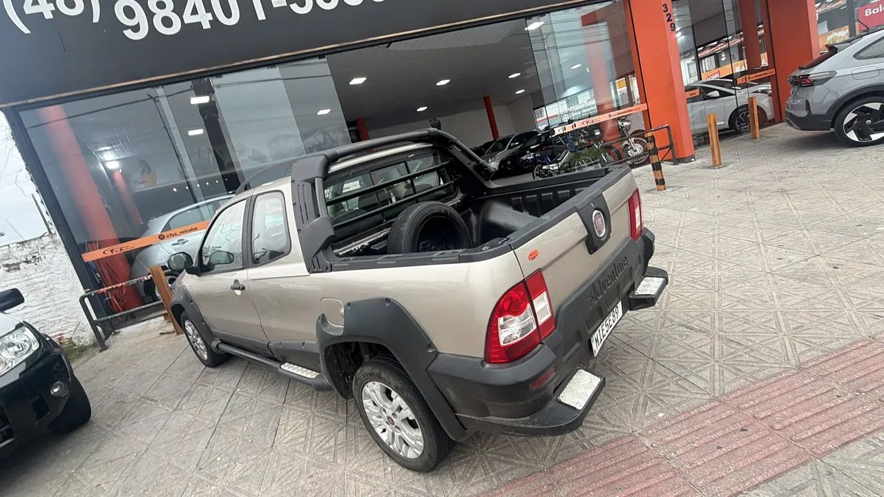 Fiat Strada Adventure1.8/ 1.8 Locker Flex CD 2011 - Foto 3
