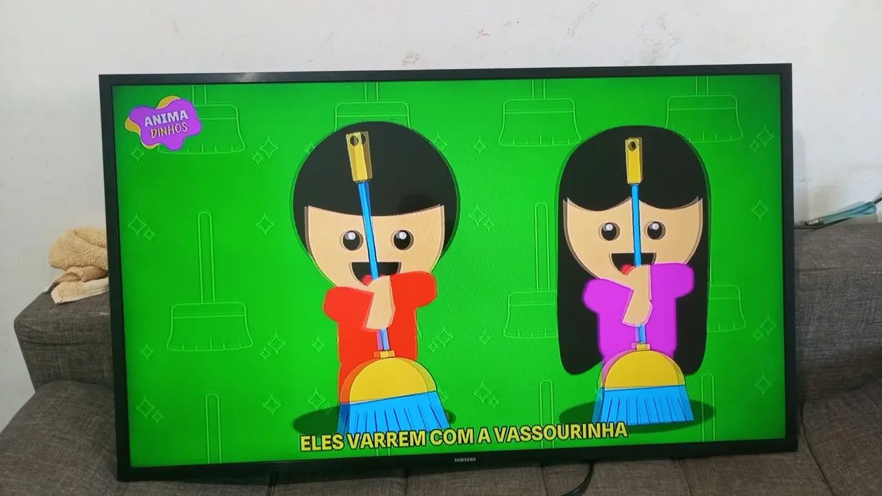 vende se uma tv smart 43 polegadas Samsung 1.250 - Foto 3