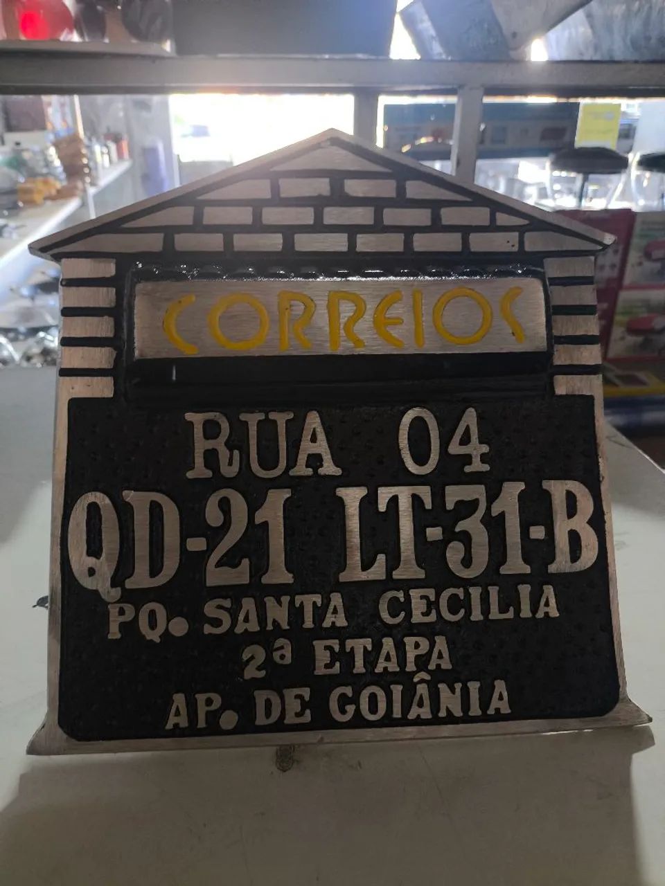 Caixa de correio com endereço 