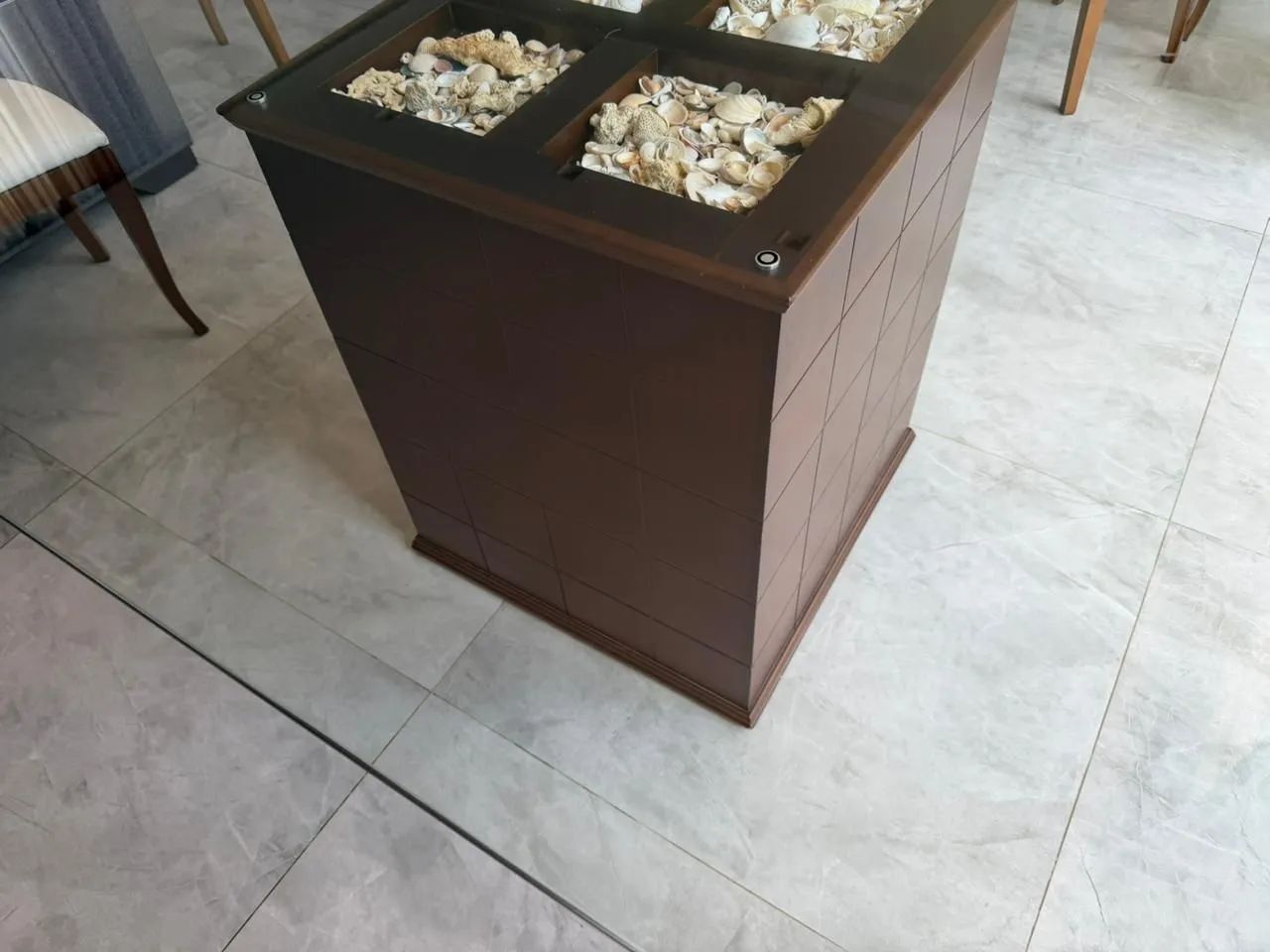 Mesa quadrada de 8 lugares com gira pratos  - Foto 3