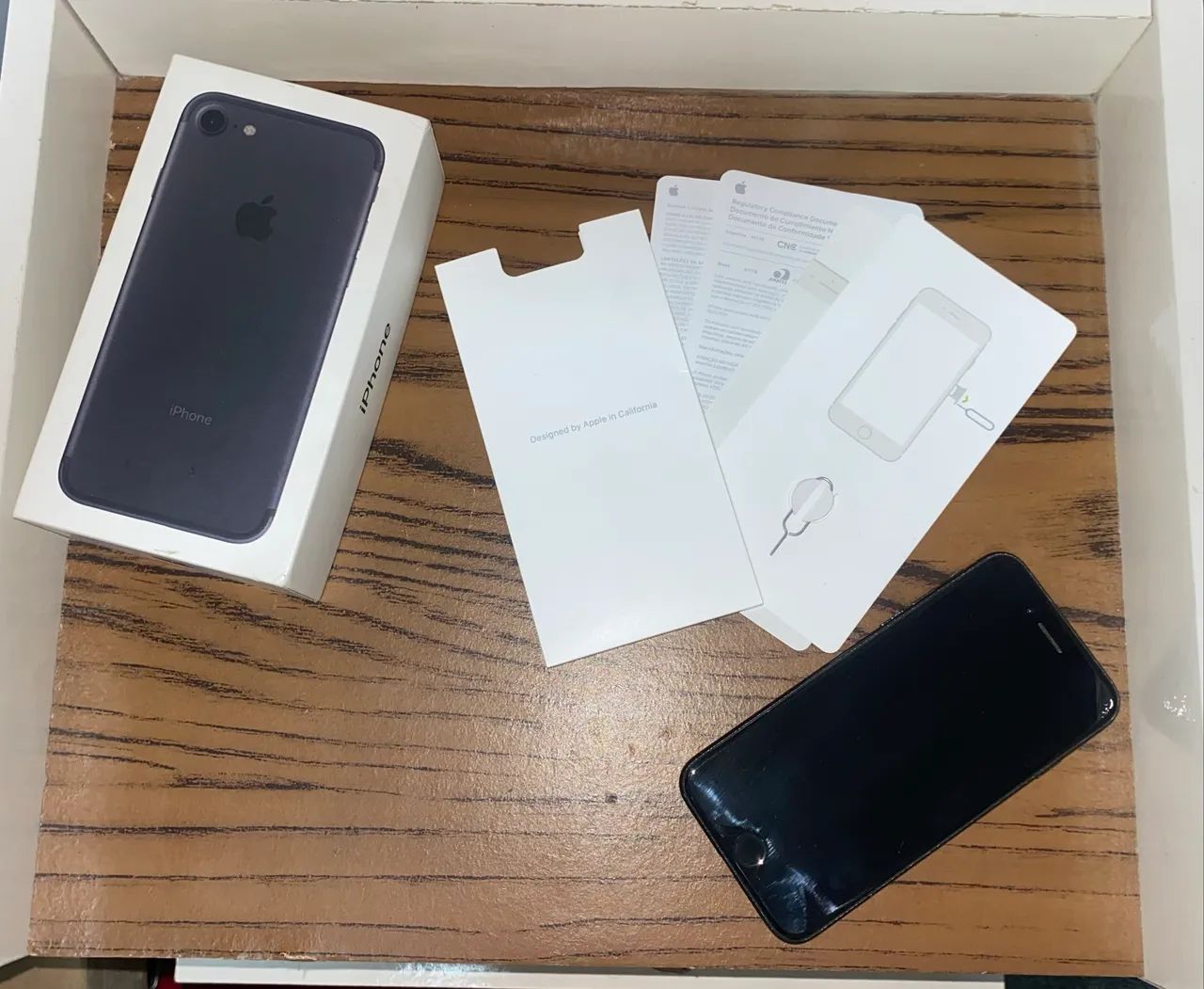 iPhone 7 128GB Preto - NÃO LIGA - com caixa original e capinhas