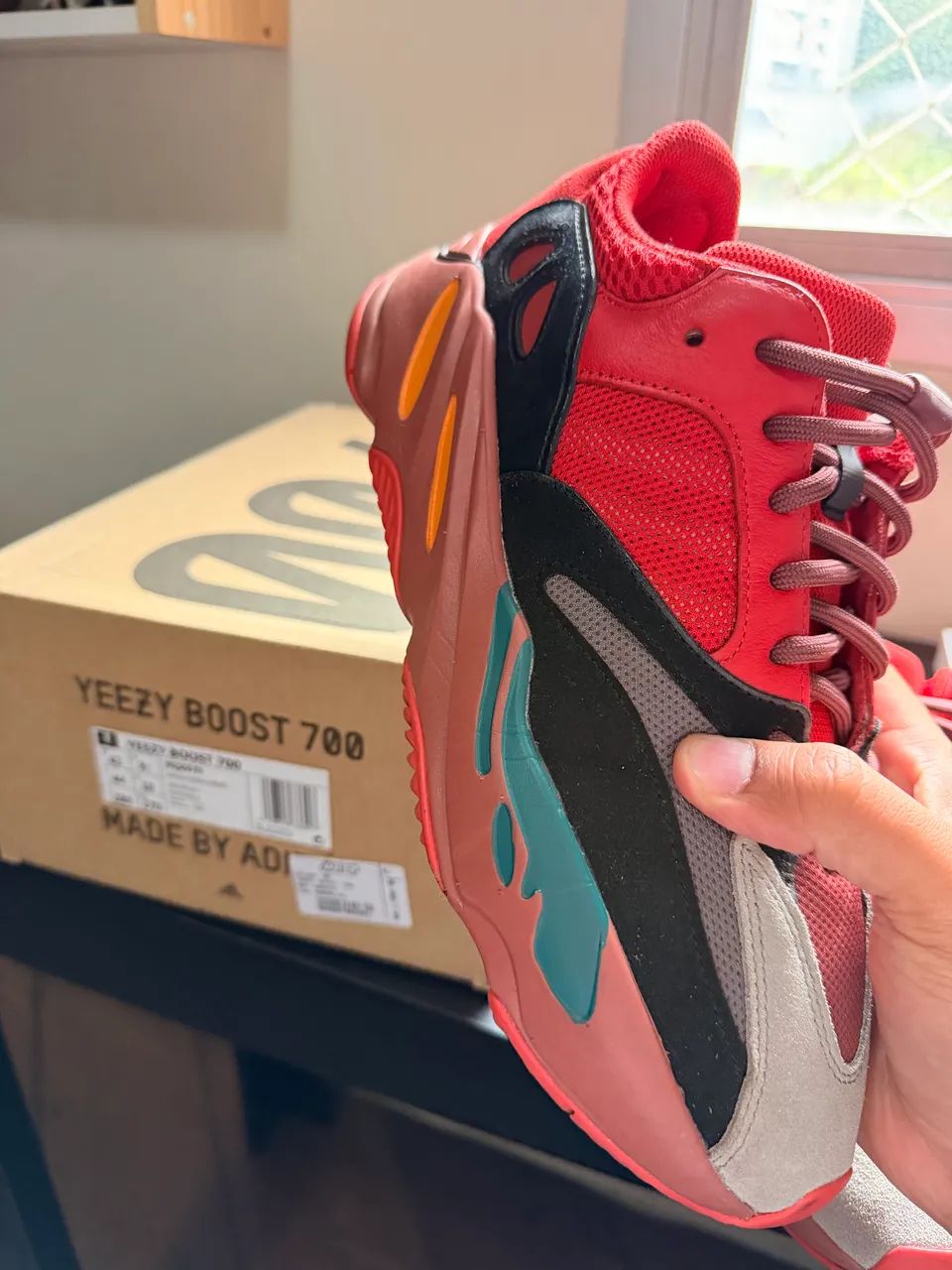 Yeezy 700 - 42 - vermelho 