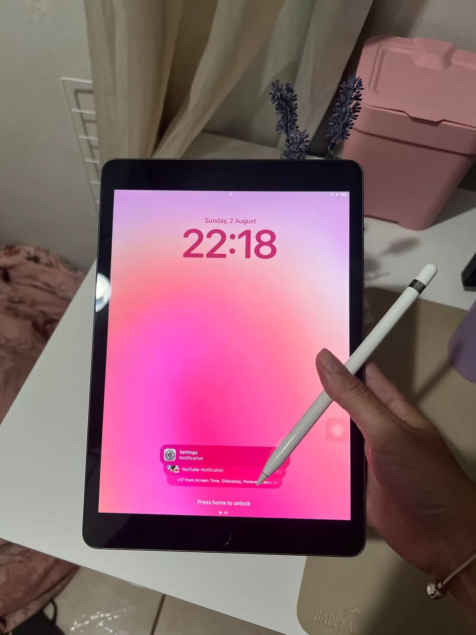ipad 9 com Apple Pencil (acompanha caixas)