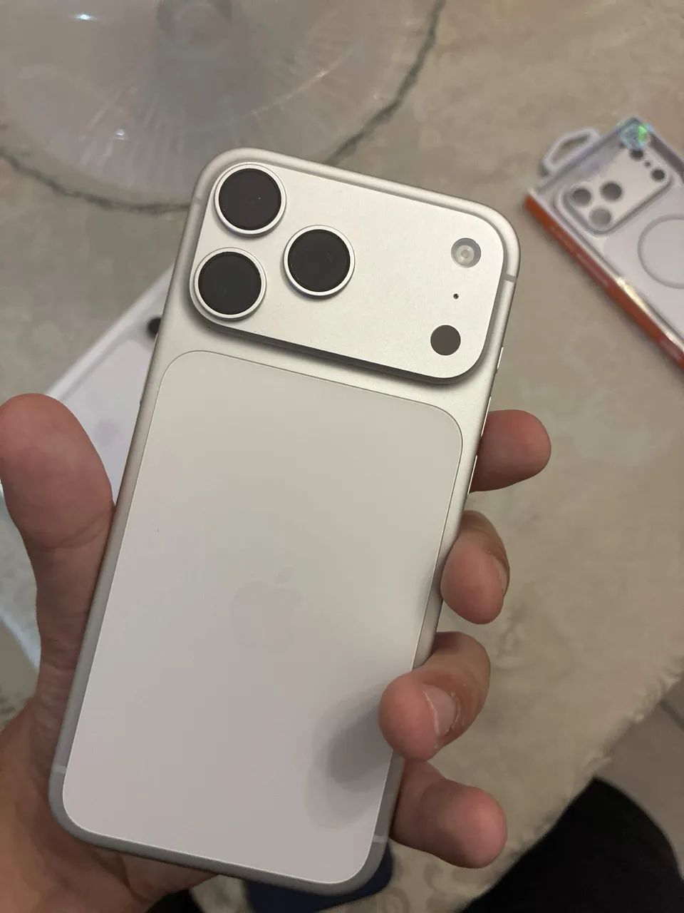 Iphone 17 pro max (garantia ate 18 de junho 2027 )
