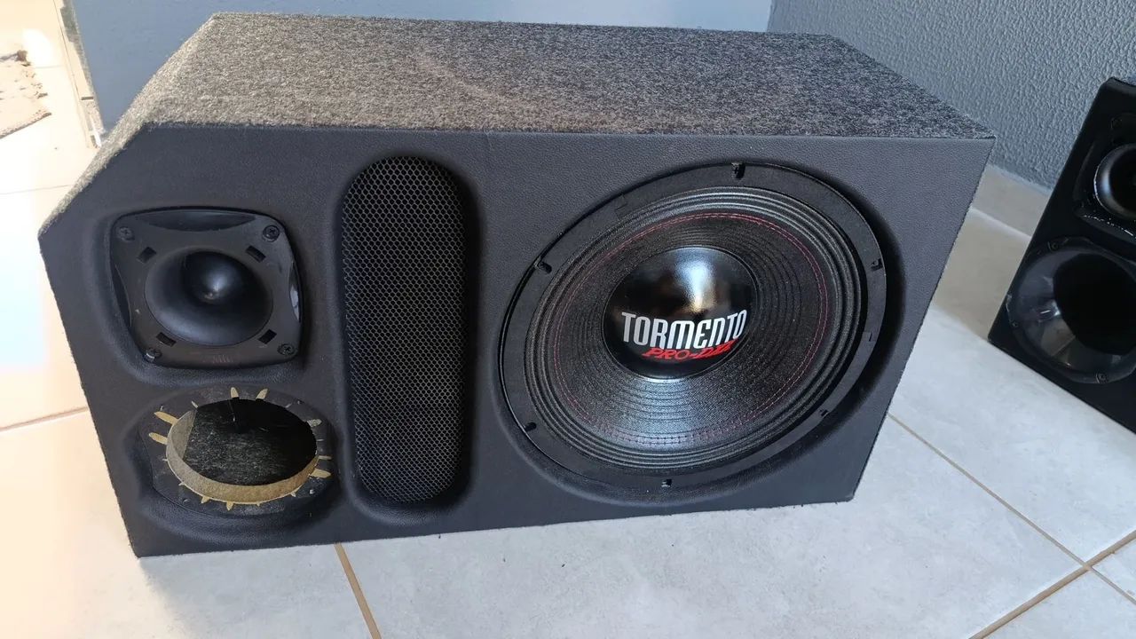 Triple Speaker Boxes442876144135720961