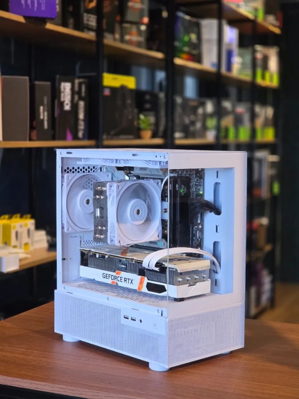 PC Gamer 8400F + 3070 TI + 16GB DDR5