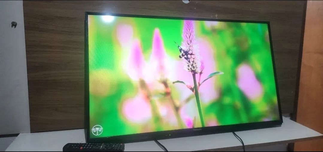 TV 42 polegadas smart com cabo controle todos apss YouTube e Netflix Bluetooth e d mais  - Foto 3
