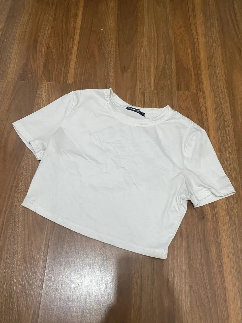 Shorts shein novo e cropped branco simples - Foto 4